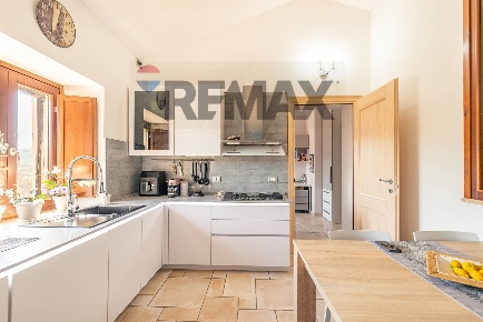 Foto Case semi ndipendenti in Via Tufo, Rosora Angeli di 95 m² con 6 locali