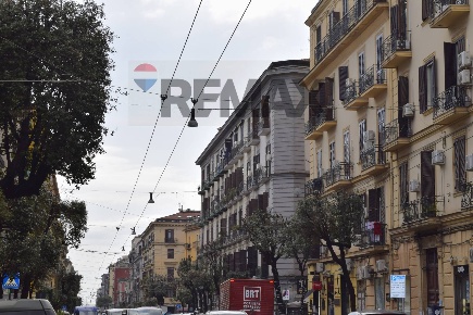 Foto Appartamento a Napoli Tribunali di 210 m² con 4 locali in vendita