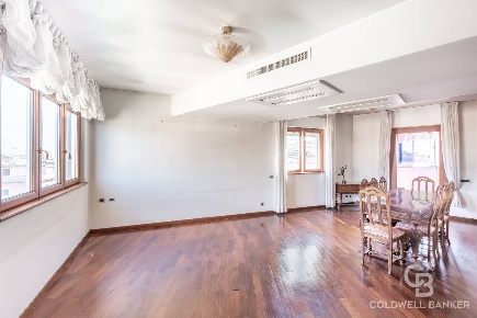Foto Attico in Via Nomentana 938, Roma Ponte Mammolo di 158 m² con 4 locali