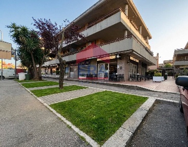 Foto Bar in via salvo d'acquisto 60, Pomezia Pomezia Centro di 122 m²