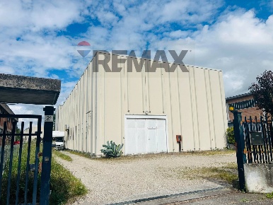 Foto Capannone industriale in Strada Delle Fratte 2/C, Perugia di 290 m²