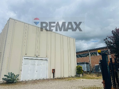 Foto Capannone industriale in Strada Delle Fratte 2/C, Perugia di 400 m²