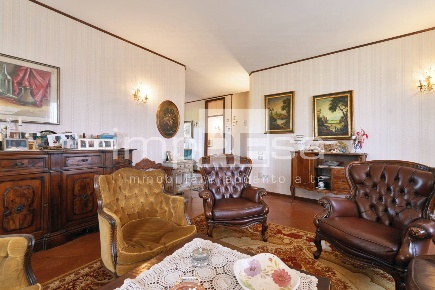 Foto Casa indipendente a Paese Postioma di 300 m² con 10 locali in vendita