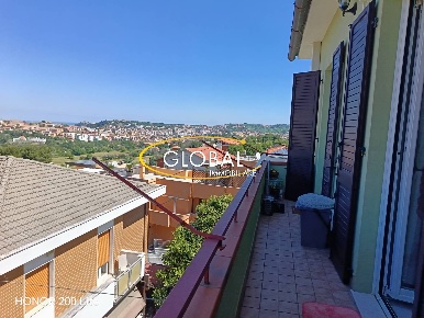 Foto Appartamento a Ancona Pinocchio di 100 m² con 4 locali in vendita