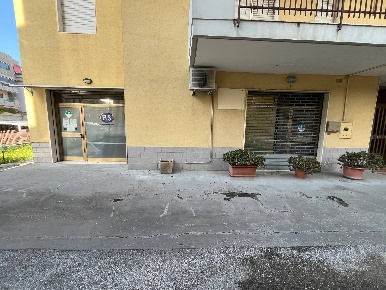 Foto Locale commerciale in VIA FURCI, Vasto di 120 m² in affitto