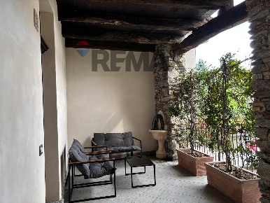 Foto Appartamento in Via Scirello 28, Luvinate di 91 m² con 2 locali