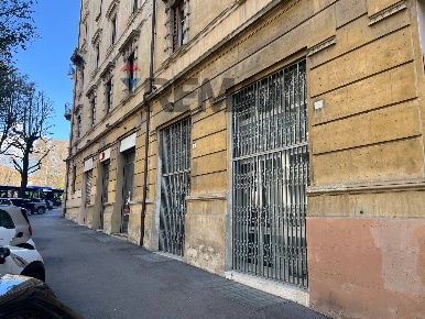 Foto Locale commerciale in Via Cacciatori Delle Alpi, Perugia Centro
