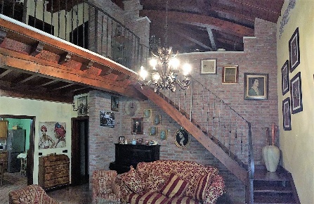 Foto Villa unifamiliare a Mantova Lunetta Frassino di 300 m² con 10 locali