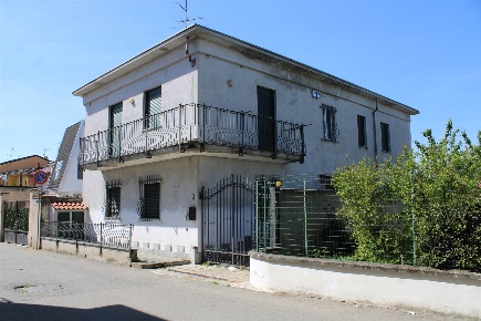 Foto Appartamento a Villata di 280 m² con 8 locali in vendita