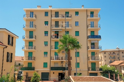 Foto Appartamento in Piazza Mameli, Imperia Porto Maurizio di 120 m²