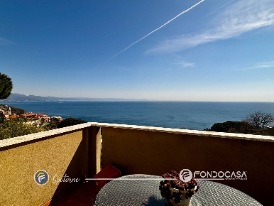 Foto Appartamento in Via Pian Dei Rossi, Bergeggi di 114 m² con 4 locali