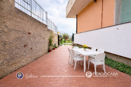 Foto Appartamento in Via Sanremo, Spotorno di 70 m² con 3 locali in vendita
