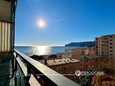 Foto Appartamento in Via Vecchie Fornaci, Spotorno di 90 m² con 4 locali