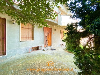 Foto Appartamento a Mombaruzzo Centro con 7 locali in vendita