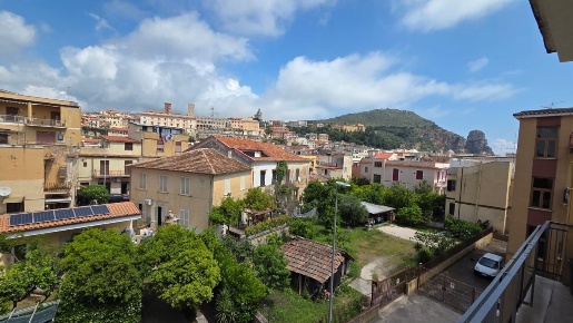 Foto Appartamento in Via Fosse Ardeatine 8, Terracina di 89 m² con 4 locali
