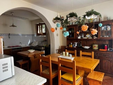 Foto Casa indipendente a Calci Centro di 160 m² con 6 locali in vendita