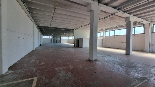 Foto Capannone industriale a Pontedera Gello, Pardossi di 900 m² in affitto