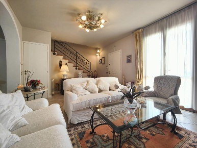 Foto Casa indipendente a Fucecchio Centro di 140 m² con 7 locali in vendita