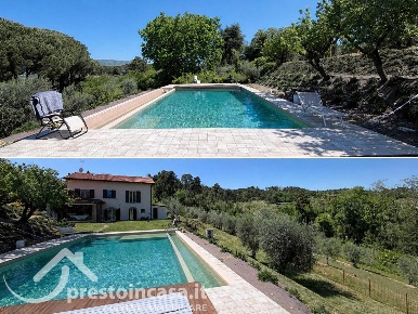 Foto Villa unifamiliare a Montecarlo Centro di 291 m² con 12 locali