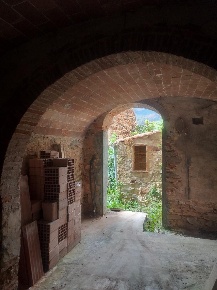 Foto Rustico a Calci Centro di 350 m² con 14 locali in vendita