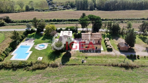 Foto Hotel a Montalcino Centro di 590 m² con 20 locali in vendita