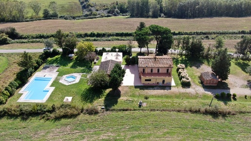 Foto Hotel a Montalcino Centro di 590 m² con 20 locali in vendita