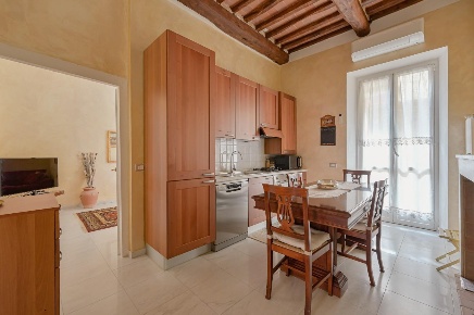 Foto Appartamento a Carrara Centro di 85 m² con 4 locali in vendita