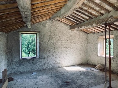 Foto Casale a Calci Centro di 350 m² con 12 locali in vendita