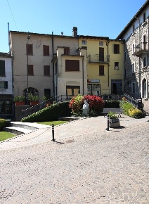 Foto Casa indipendente in Piazza Garibaldi 5, Alta Valle Intelvi di 450 m²