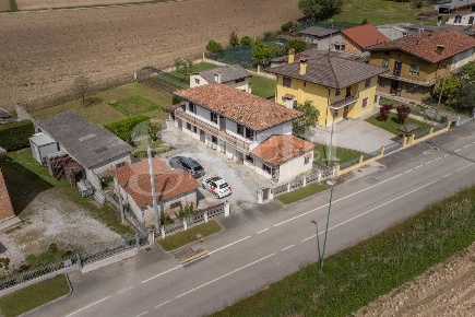 Foto Casa indipendente in Via Parz 69, Teglio Veneto Centro di 140 m²