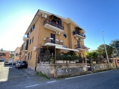 Foto Appartamento in Via Abascanto 7a, Roma Quarto Miglio di 60 m²
