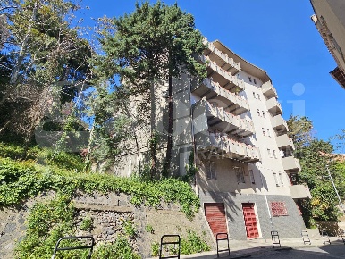 Foto Appartamento in Via Dina e Clarenza 2, Messina Centro Storico di 45 m²