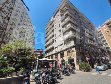 Foto Appartamento in Stendhal, Napoli Porto - Municipio di 92 m² in vendita