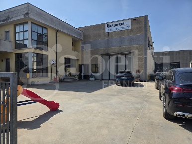 Foto Capannone industriale in Via I MAGGIO 15, Mozzecane di 700 m²