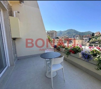 Foto Attico a La Spezia Centro Storico di 50 m² con 3 locali in vendita