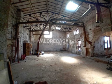 Foto Magazzino in Via Lombarda 18A, Carrara Centro di 300 m² con 3 locali