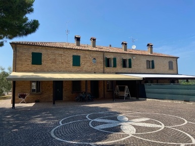 Foto Casale in Via Sant'Andrea in Villis, Fano di 521 m² in vendita