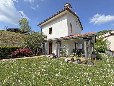 Foto Villa unifamiliare in Via Pianacattiva di Mezzo 11, Trissino Centro