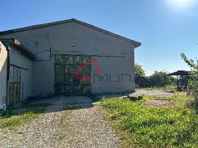 Foto Magazzino a Nogara Centro di 640 m² con 2 locali in vendita