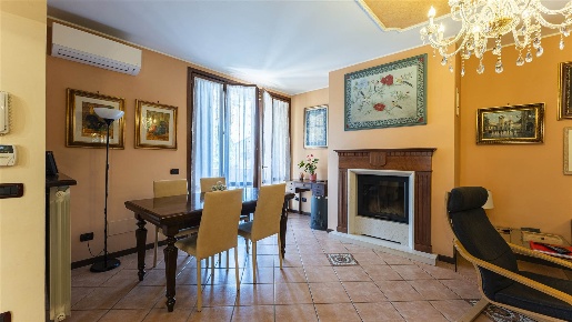 Foto Appartamento a Modena Villanova di 156 m² con 7 locali in vendita