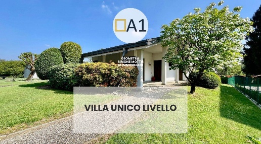 Foto Villa unifamiliare a Lentate sul Seveso di 190 m² con 4 locali