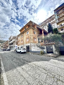 Foto Appartamento in Via Vincenzo Pellegrini 155, Sonnino Centro di 128 m²