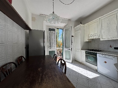 Foto Appartamento a Rosignano Marittimo Vada di 110 m² con 8 locali