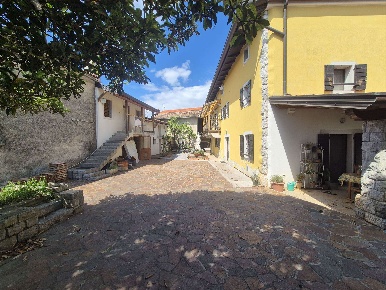 Foto Casa indipendente in Località Sales, Sgonico Sales di 206 m²