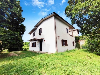 Foto Casa indipendente in Via Tenutelle  Snc, Tarano di 176 m² con 6 locali