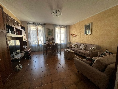 Foto Appartamento a Mortara Centro di 97 m² con 3 locali in vendita