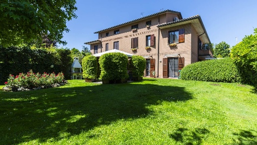 Foto Villa a schiera a Modena Cittanova - Marzaglia di 225 m² con 12 locali