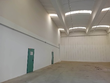 Foto Locale commerciale a Poggibonsi di 700 m² con 1 locali in affitto
