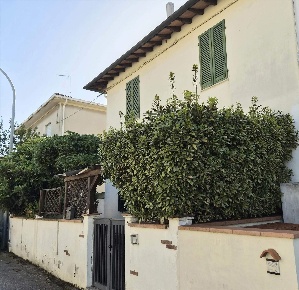 Foto Appartamento in via Novara 1, Cecina Marina di Cecina di 85 m²