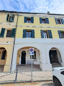 Foto Appartamento a Schivenoglia Centro di 160 m² con 14 locali in affitto